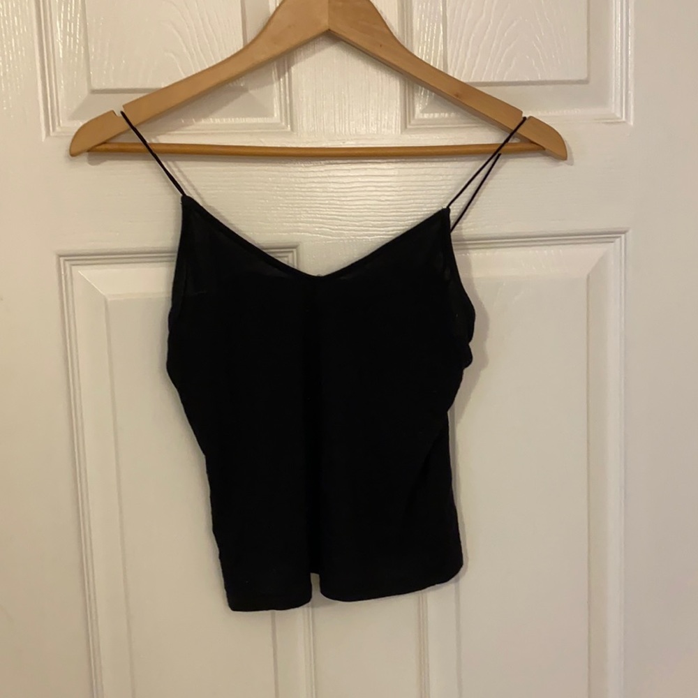Black Garage bungee tank.